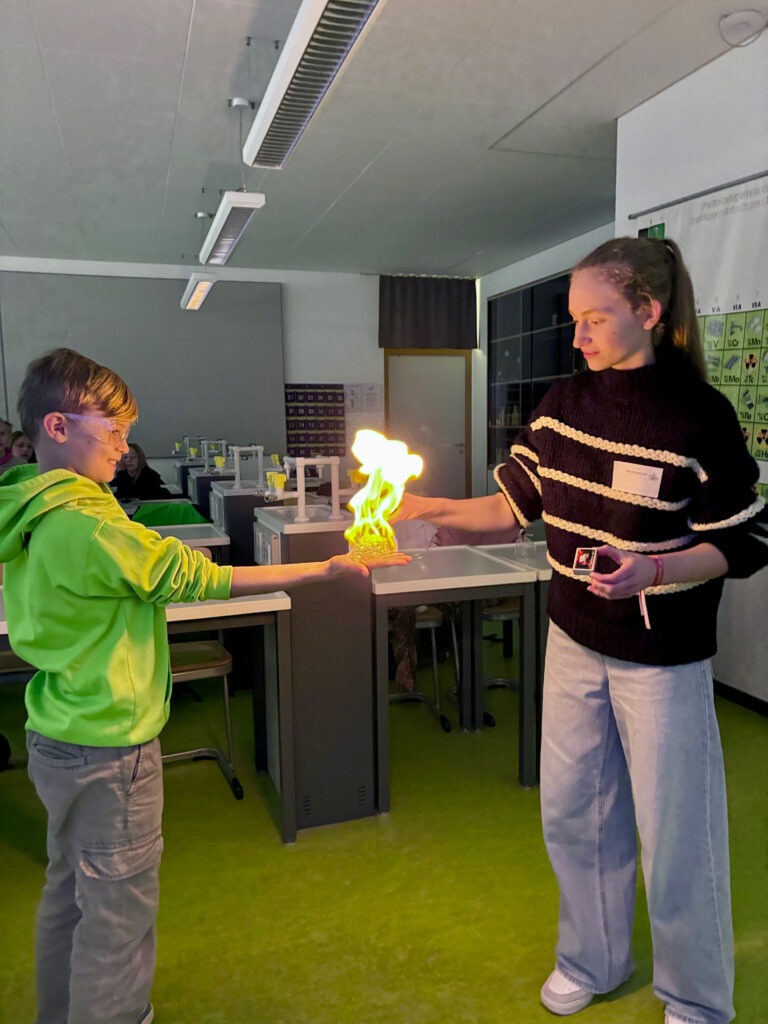 Wenn Raketen steigen und der Funke überspringt: MINT-Tage am GiS